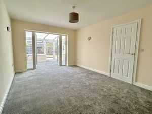 Lounge/Diner- click for photo gallery